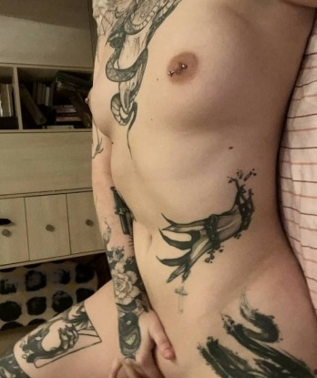 Мои услуги разнообразны - от классического секса до ролевых игр и БДСМ. Занимаюсь массажем и минетом без проблем, ты будешь в восторге! У меня есть отличные отзывы, которые подтверждают мою опытность и качество услуг. Жду встречи с тобой, чтобы окунуться в мир наслаждения и страсти. Фото полностью соответствуют действительности, ты увидишь это сам. Живу в Москве, и готова провести незабываемое время вместе с тобой. 💋💖🔥 1490, 21 год