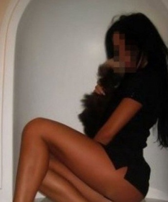 Живу в Москве, городе возможностей. Фото в профиле – настоящее отражение моей красоты. Мои услуги позволят тебе ощутить нежность и радость. Расслабляющий массаж, эротические игры, стриптиз и многое другое – все это только для тебя. Мои постоянные клиенты говорят о моей опытности и нежности. Дай себе шанс настоящего удовольствия с лучшей проституткой Москвы. Жду тебя, чтобы дарить тебе удивительные моменты и незабываемые впечатления. 💋 14163, 28 лет